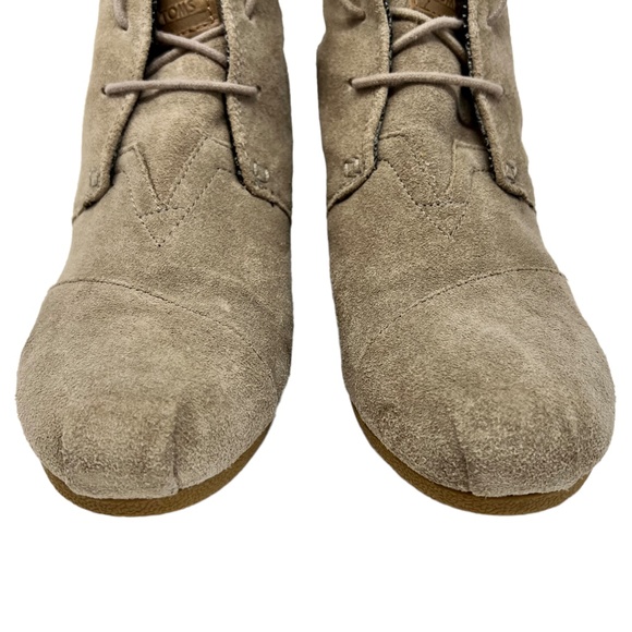 Toms women's tan suede wedge booties size 10 - Picture 3 of 10